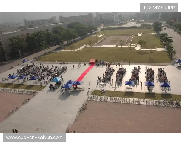 “东部新区定向赛场：徒步越野带来全新赛事体验”